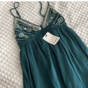 Pull and Bear  - Pull&Bears extremt fina klänning med prislapp kvar 🤍