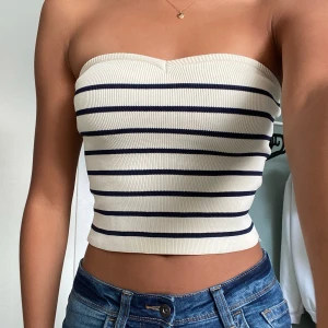 Tube top - Tube topp i storlek M men känns mer som XS/S, knappt använd❤️