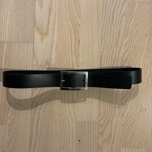 Skärp  - Skärp från espirit  Köpare står för frakt  Äkta skinn  Aldrig använt 