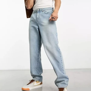Baggy jeans - Ett par baggy jeans i väldigt bra skick. Använt typ 2-3 gånger. Orginal pris 600kr