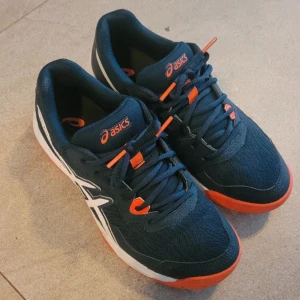 Asics träningsskor - Nyskick 