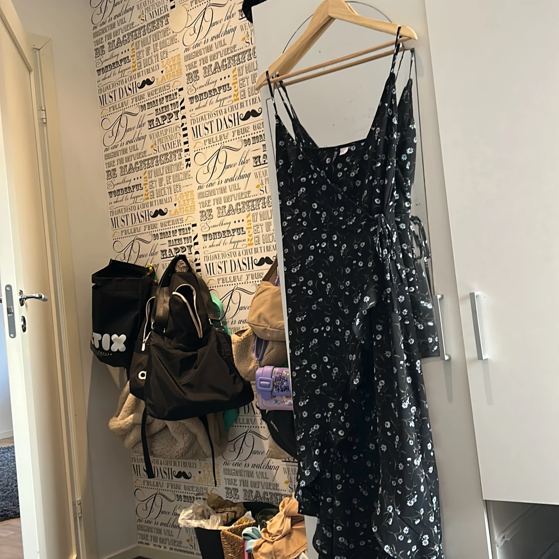 Svart knut klänning  - 90