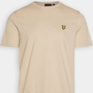 Lyle & Scott t-shirt - Färgen är som andra bilden. Litet hål på magen men det syns knappt