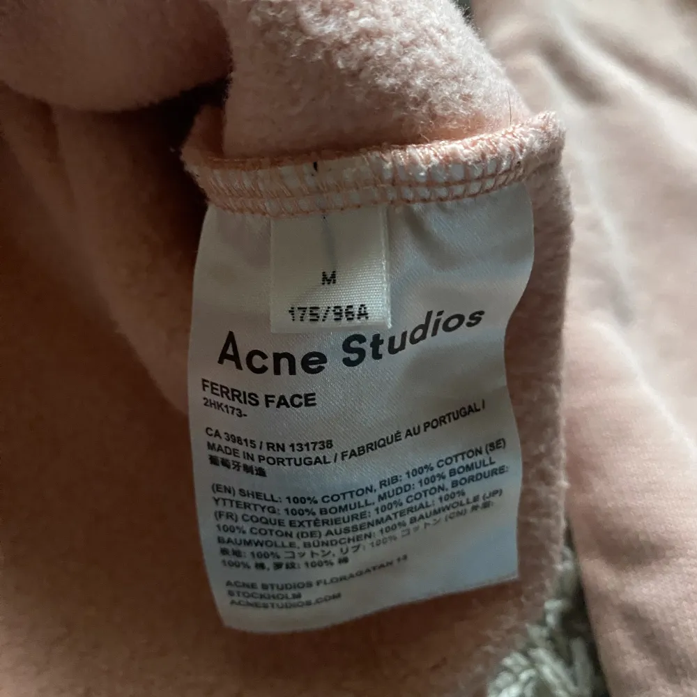 Acne studios hoodie i storlek M. Sitter som en S/M.. Hoodies.
