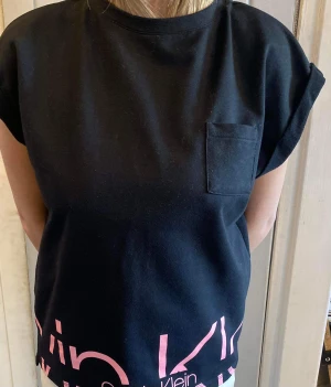 Tröja - I gott skick. Tröjan är storlek 164cl vilket motsvarar storlek S ungefär.