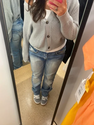 Jeans - Jättefina vintage jeans som är lågmidjade och passar till allting. 