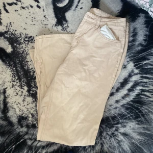 Beiga jeans  - Helt nya använt 1-2 gånger