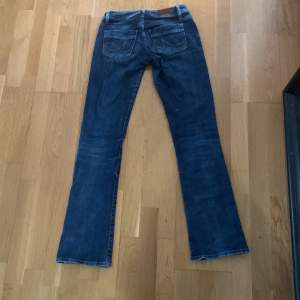 Ett par jätte fina LTB jeans som är i perfekt skick och änvöbfa ett få tal gånger! Pris går att diskutera!!💕🫶🏼