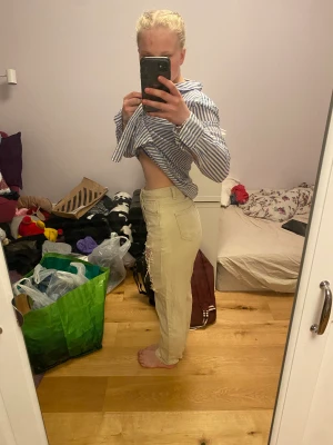 Shein jeans - Bigea shein jeans köpta för ca 2 år sedan knappt använd!