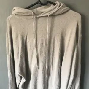 Superfin elefant grå, knappt använd Kashmir hoodie, köpt för 1200❤️