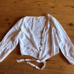 Blus - Väldigt fin blus från hm. Perfekt till sommaren! 
