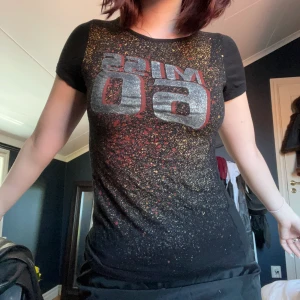 Miss sixty topp - Jättesöt miss sixty tshirt. Det står storlek XL men den är egentligen S.