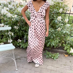 Drömmig långklänning💖👏🏻 - Såå fin långklänning från River island❤️storlek S