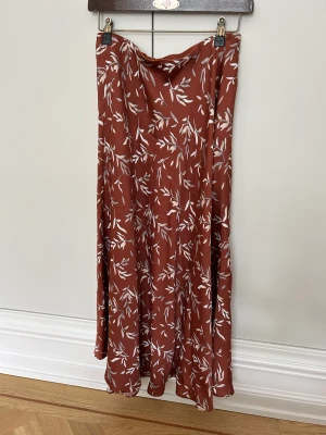 ByMalina kjol - Kjol från ByMalina i storlek S. Knappt använd.