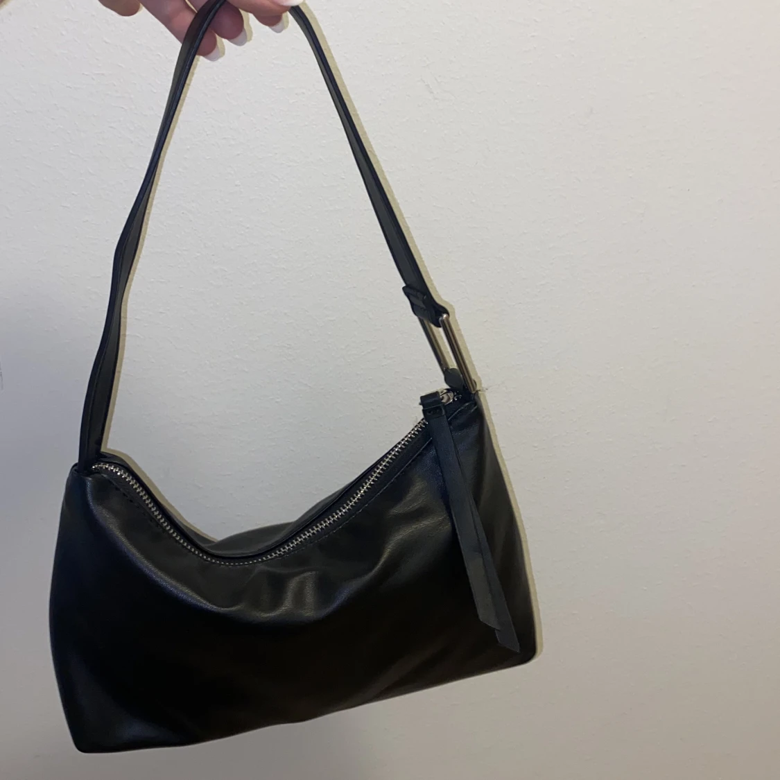 Svart axelväska  - 90