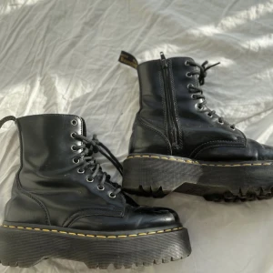DOC MARTENS - byter endast mot 37 - Byter storlek 38 mot 37 i samma skick. 