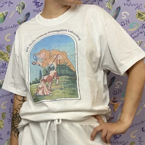 T-shirt army criminal investigations - Så cool T-shirt från usa, lite urblekt i trycket men i finfint skick. Lappen är bortklippt, gissar på en large eller xl! 