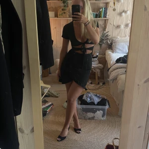 Klänning - Svart superfin sommarklänning, aldrig andvänd❤️