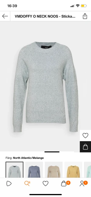 Vero Moda tröja - Tröja från vero moda. Bra skick men nopprig på armarna därför är priset så nedsänkt.