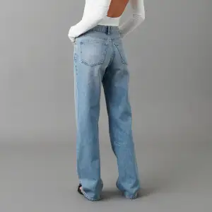 Low waist straight jeans från Gina. Använda endast en gång och säljer för att de inte passar mig. 