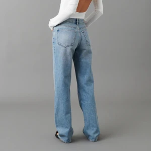 Gina low waist jeans - Low waist straight jeans från Gina. Använda endast en gång och säljer för att de inte passar mig. 