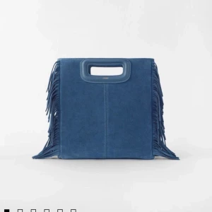 Maje väska  - Säljer min maje väska i en sån fin blå färg men som tyvärr inte kommer till användning längre, skriv för fler bilder eller funderingar 💓🥰