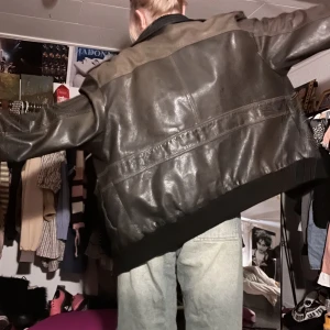 Skinnjacka - Skitsnygg jacka i fint använt skick. Lite slitage. Kan skicka bild