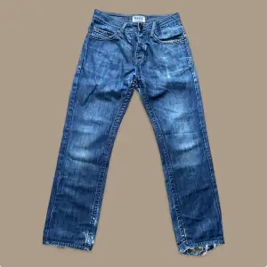 Riktigt feta Vintage Hilfiger Jeans med snygg fade ⚡️ kontakta privat för fler frågor/bilder 📲