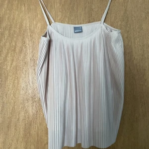 Söt topp - Inte min bild! Säljer denna söta topp som inte kommer till användning 🩷