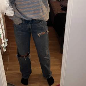 Gina jeans högmidjade bra skick 