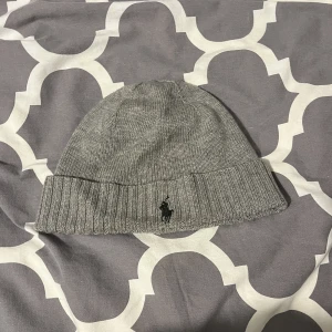Ralph Lauren Polo mössa - Grå Ralph Lauren mössa!