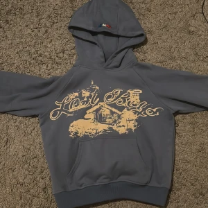 Lost boys hoodie  - Inte använd  Storlek S  Ny pris 700