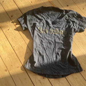 Snygg grå be Nice tröja  - Be Nice 