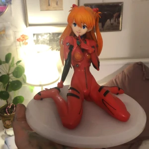 Asuka figur - ANVÄND INTE KÖP NU!!  Asuka figur med lådan kvar 