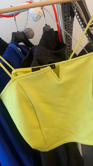 Linne  - Fin linne formar fint vid brösten och magen