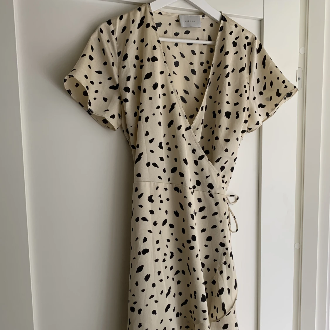 Neonoir klänning - 90