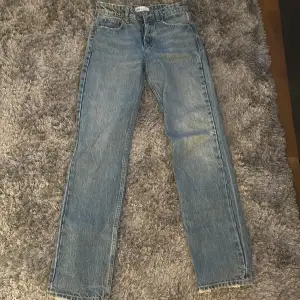 Straight leg jeans från zara aldrig använda.
