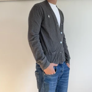 Ralph Lauren Kofta  - Ralph Lauren Kofta - storlek M - varan är i jätte fint skick, inga flaws- modellen är 188cm och 83kg - vid frågor eller funderingar är det bara att skriva!