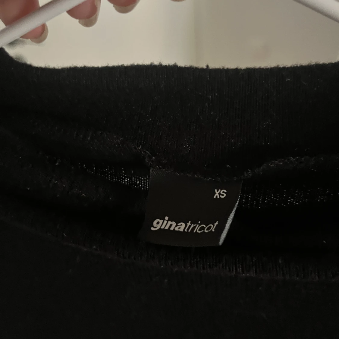 Svart tröja  - 90