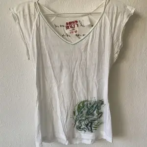 Vit T-shirt från miss sixty! ((Hyfsat see through))