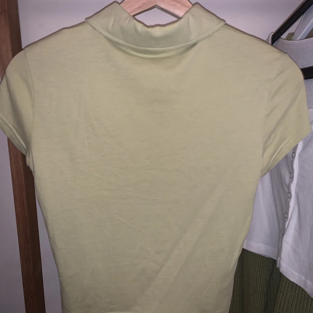 perfect condition, size EUR 34, US 4, UK 8. . T-shirts.