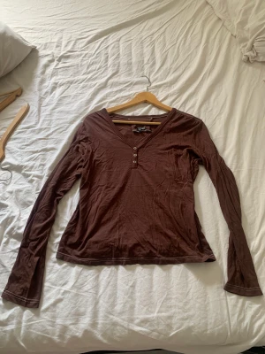 v neck shirt  - good condition. Easy to style 