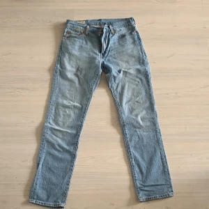 Levi’s 511  - Använda 1-2 ggr, säljer pga för små. Storlek: W30 L30