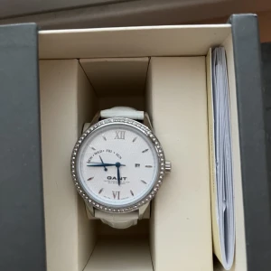 Gant klocka - gant klocka som aldrig använts💖