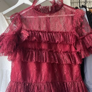 By malina blus - Säljer denna jätte fina by malina blus som tyvärr inte har kommit till användning, använd fåtal gånger men den ser helt ny ut💗💗