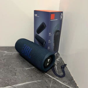 JBL Högtalare Filip 6 - Säljer min JBL Högtalare pga att jag har två av samma och inte behöver den. Aldrig använd vid snabb affär kan tänka mig sälja den nån hundring billigare !