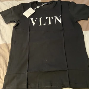 Valentino - Valentino t-shirt 