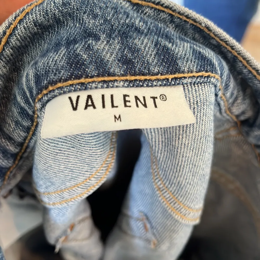 Här är ett par jeans jag köpte för 2 år sedan på carlings. Riktigt sköna oversized jeans av Valient.. Jeans & Byxor.