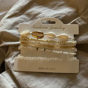 Pärlarmand - Helt nya pärlarmband! Perfekta till sommarn🫶🏻🌸