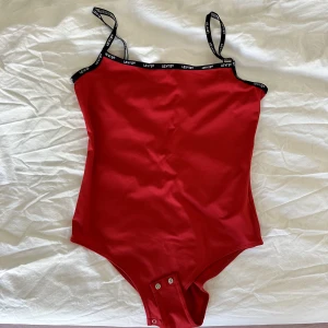 Levi’s bodysuit - Väldigt bekväm bodysuit från Levi’s.